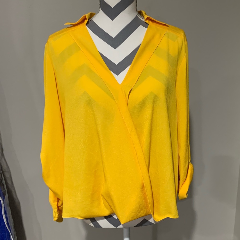 Gianni Bini Yellow hi-Lo Top Large